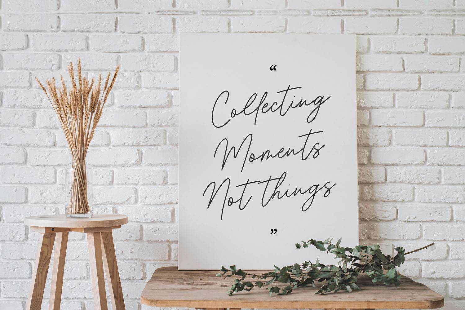 Acoustica Font sample