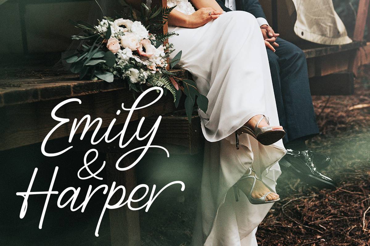Adelliya Font sample