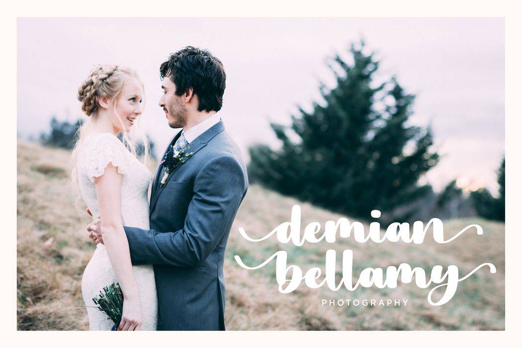 Ayuscript Font sample