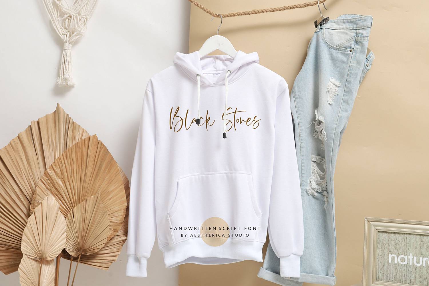 Black Stones Font sample