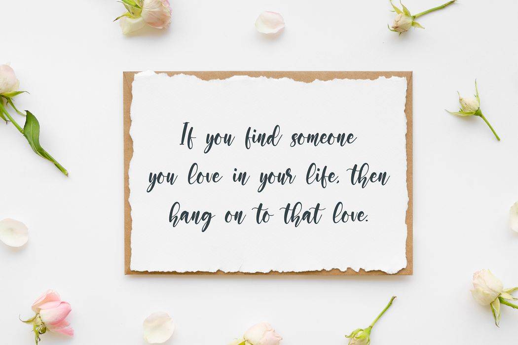 Daisilica Font sample