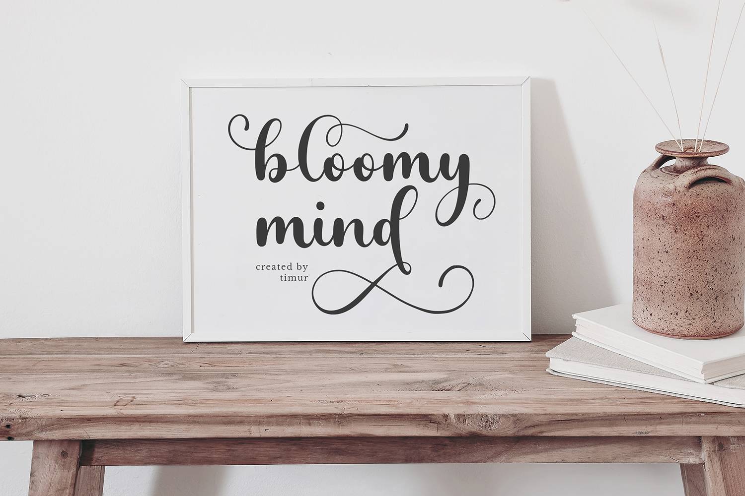 Delightica Font sample