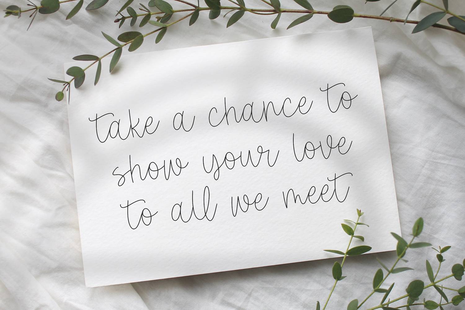 Glamoria Font sample
