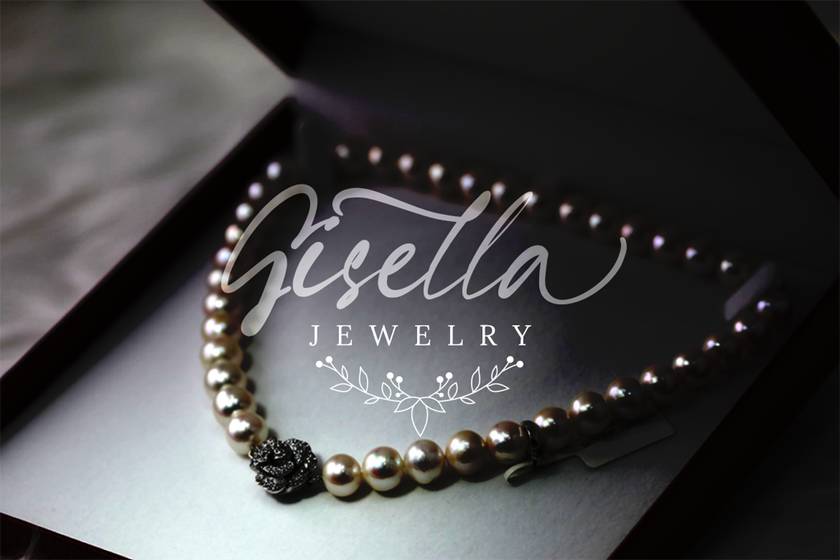 Gracelynn Font sample