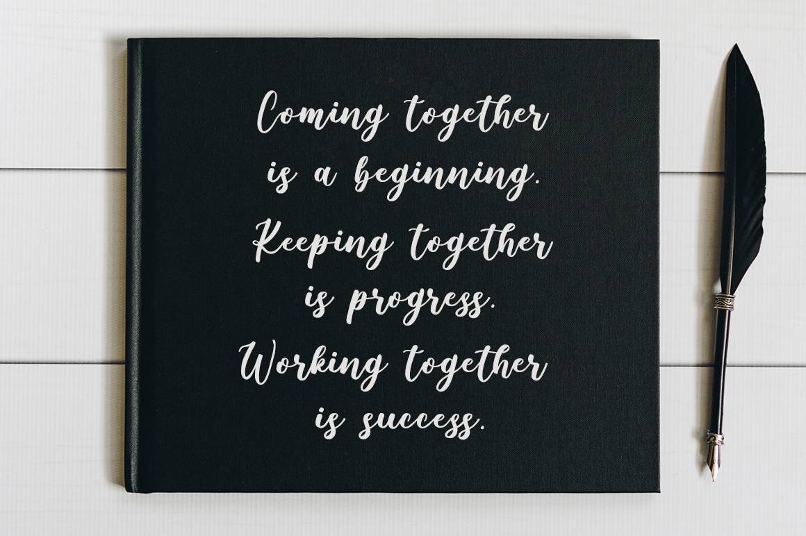 Graduation Font sample