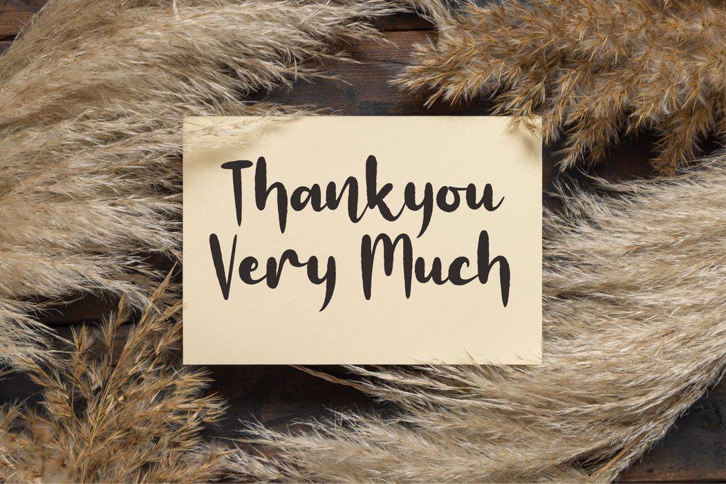 Grateisy Font sample