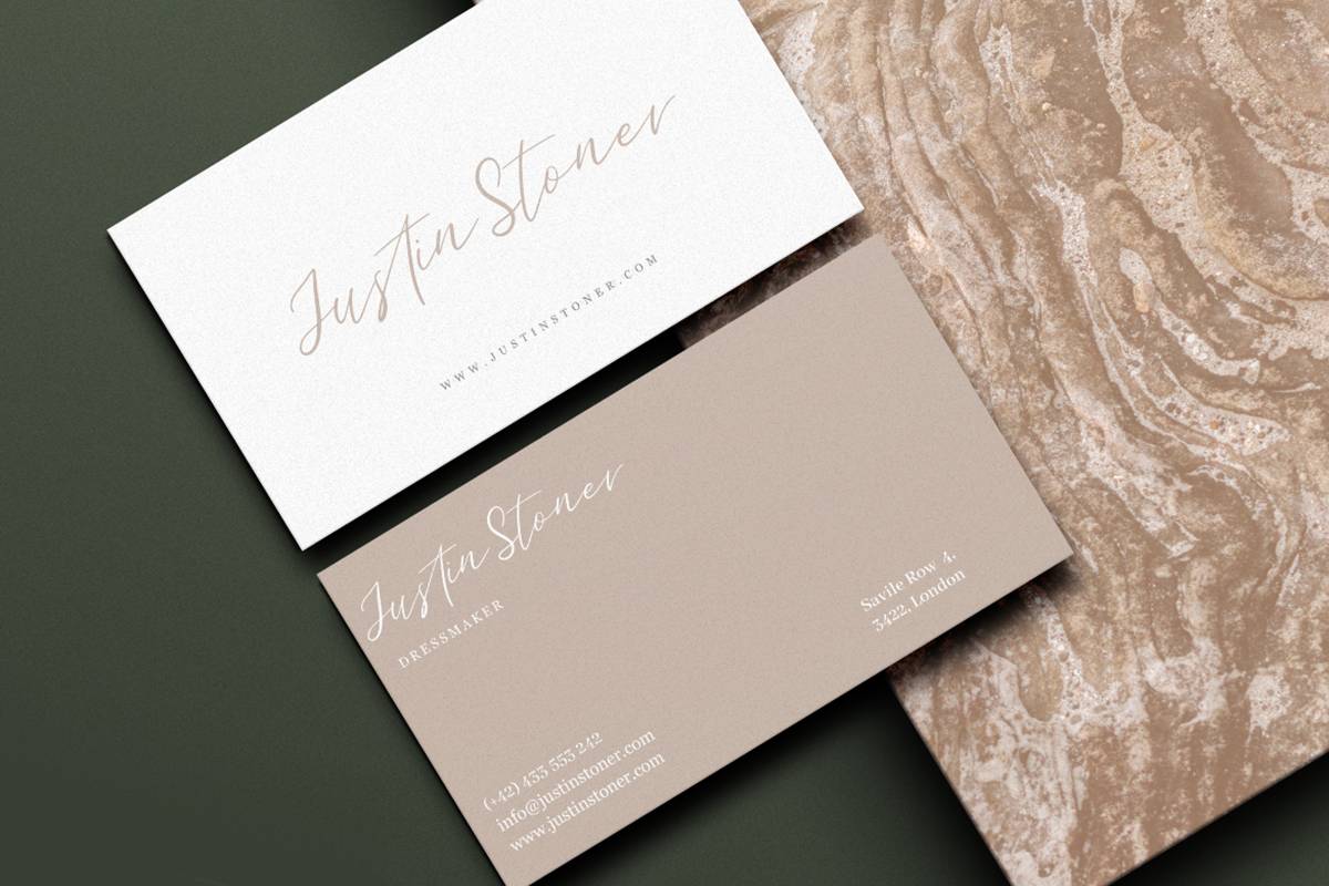 Halymoon Font sample