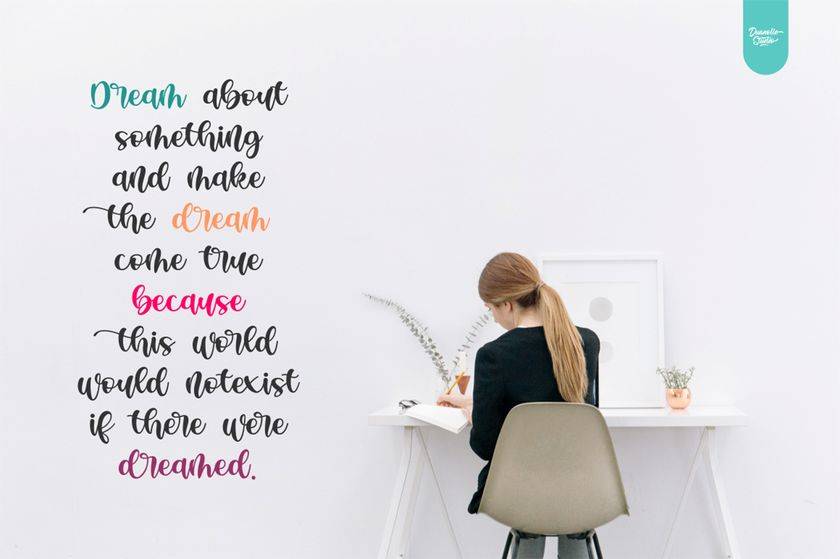 Hello Austhin Font sample