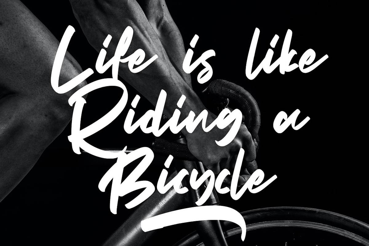 Hunter Rising Font sample