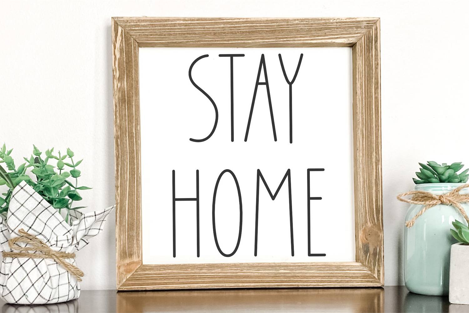 Lakehouse Font sample