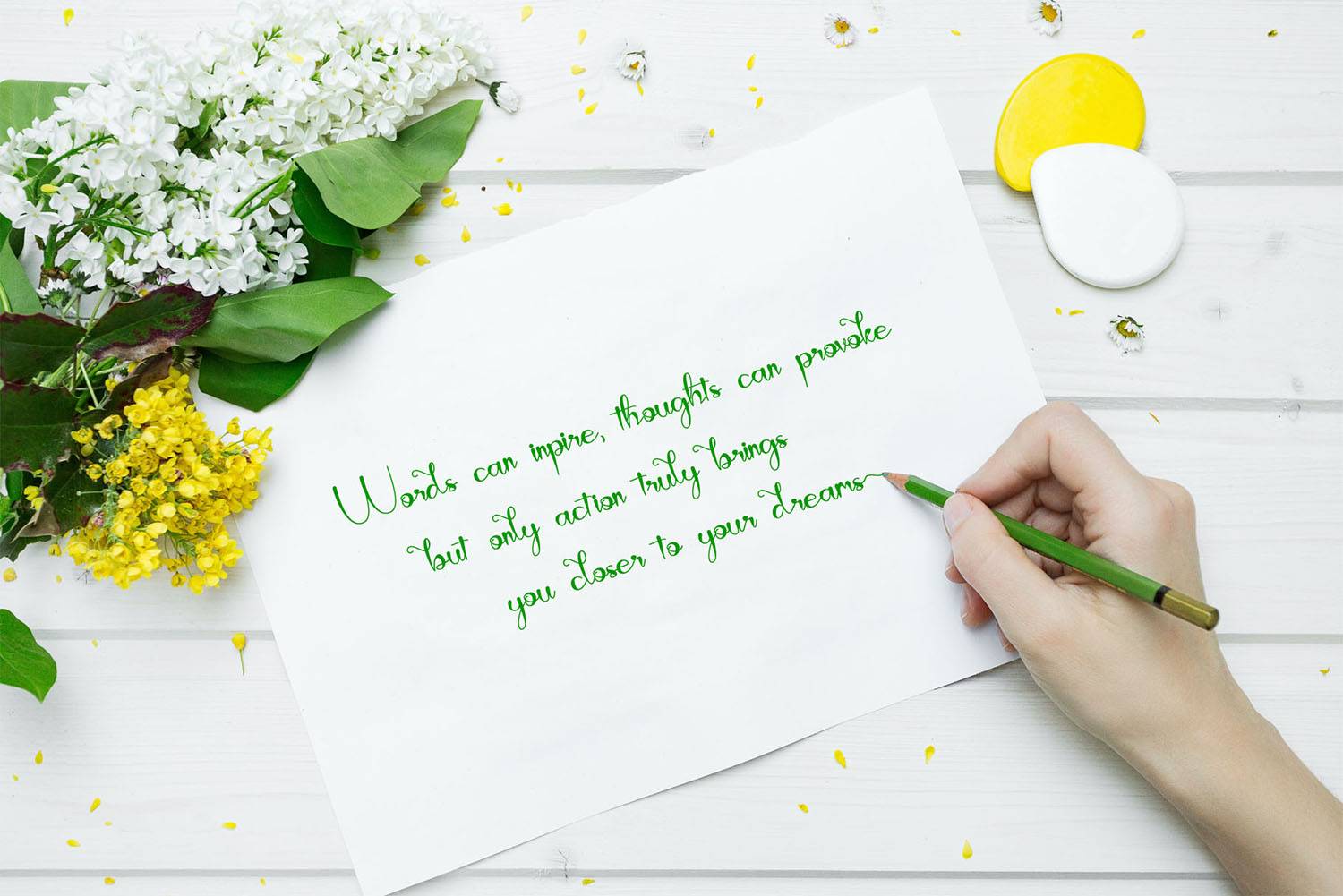 Lovata Font sample