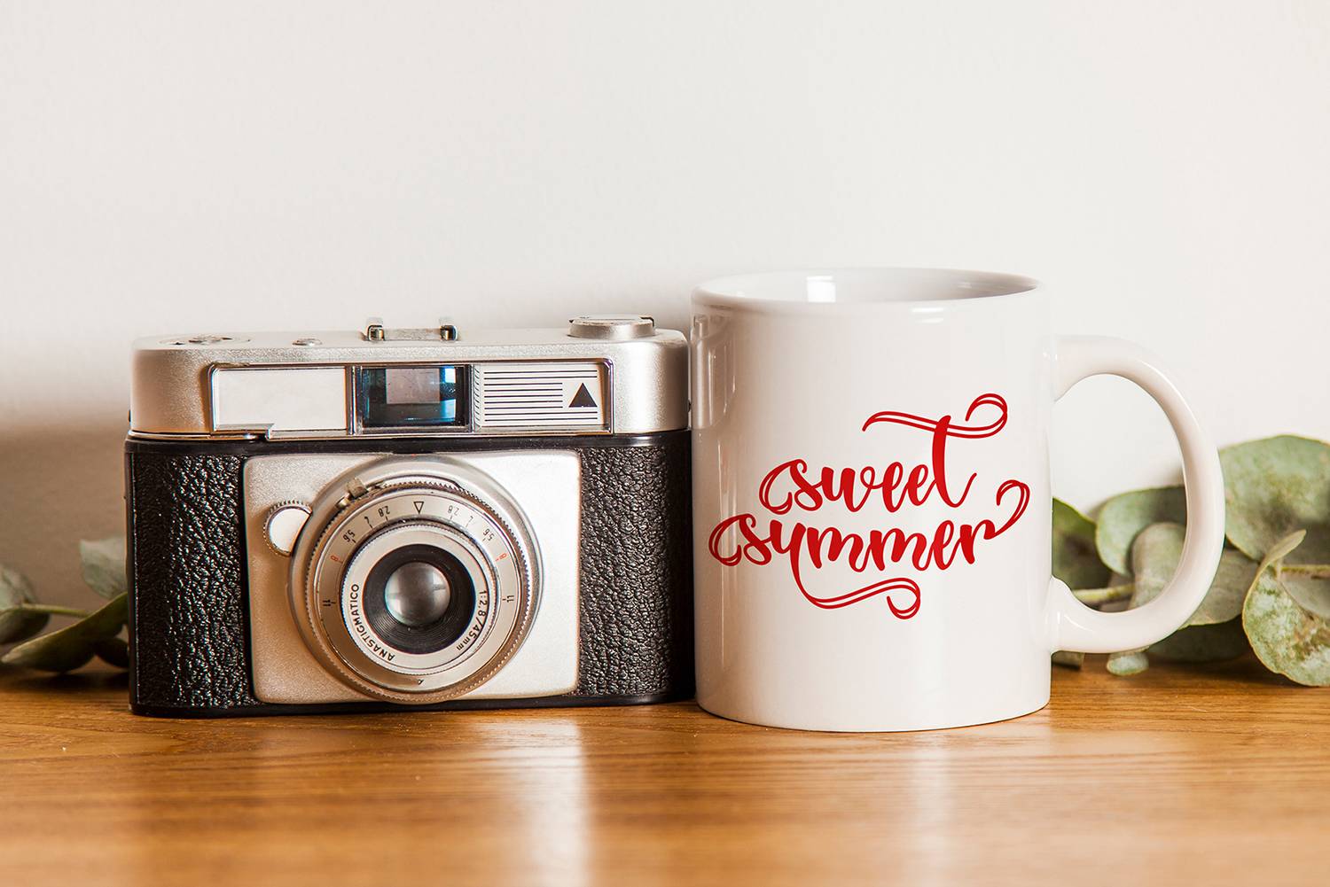 Lovely Summer Font sample
