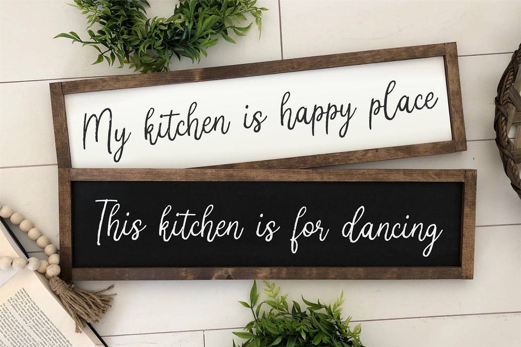 Manlychalk Font sample