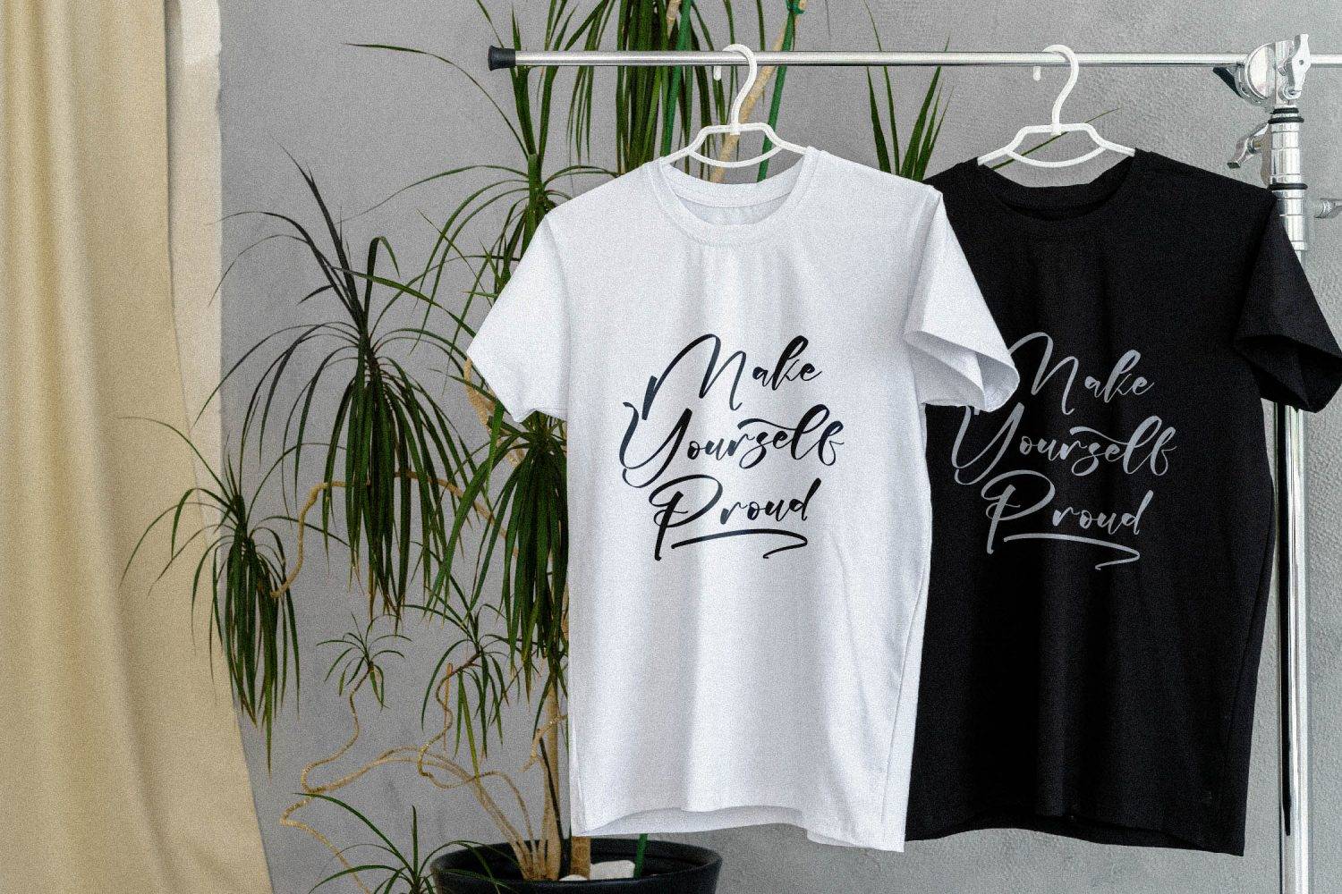 Mecknight Font sample