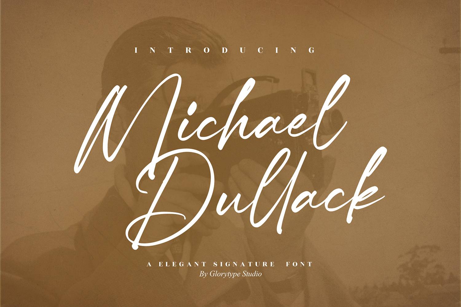 Michael Dullack Font sample