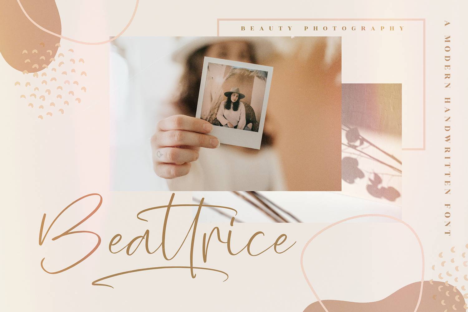 Montthana Font sample