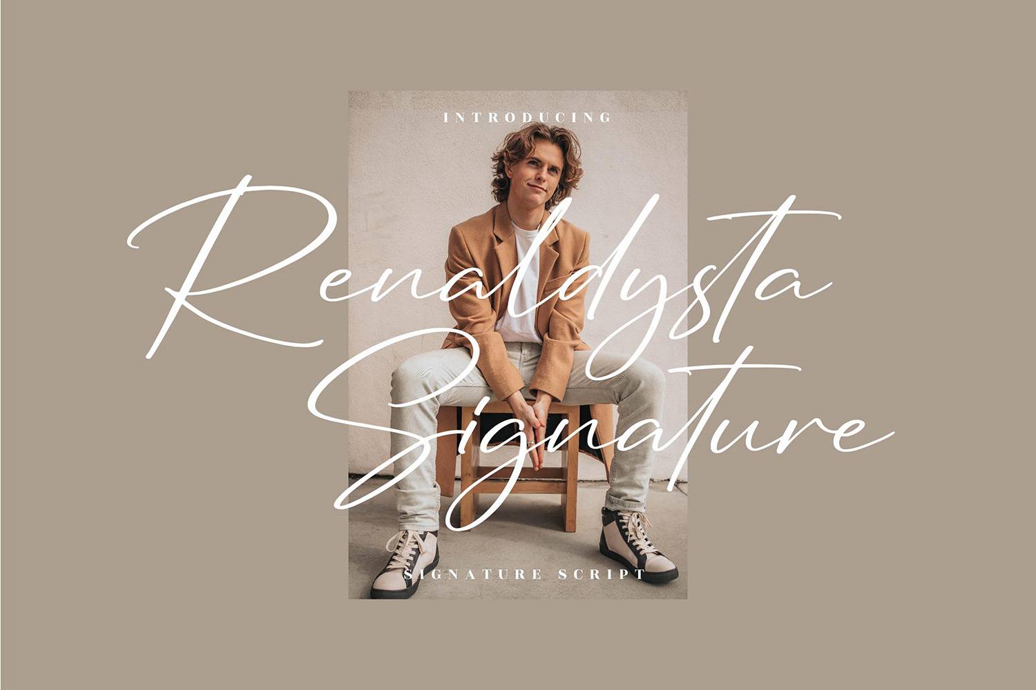 Renaldysta Signature Font sample