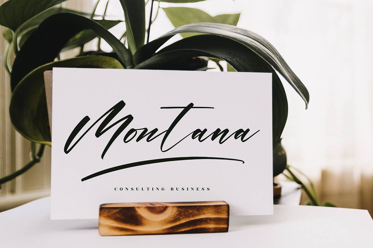 Rontale Font sample