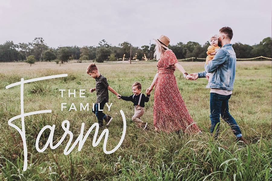 Sarantta Handwritten Script Font sample