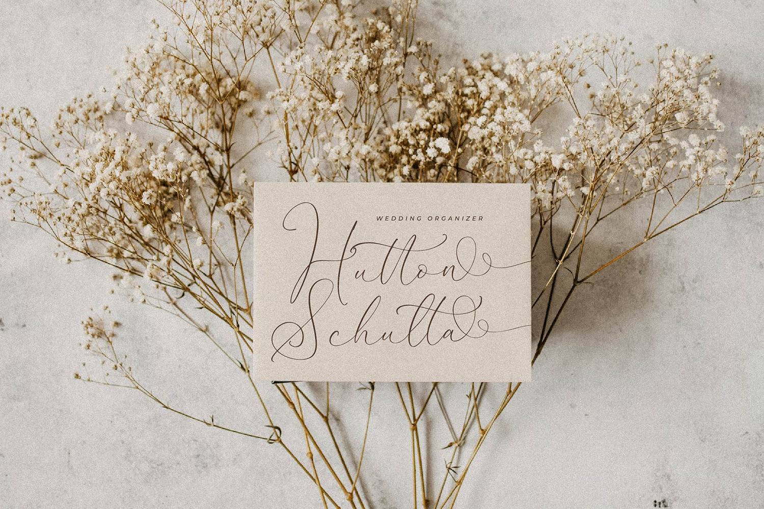 Senorytta Font sample