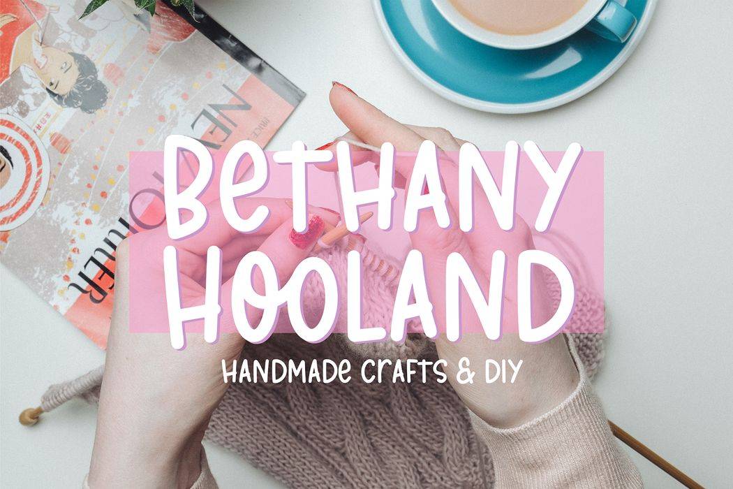 Shining Hooves Font sample