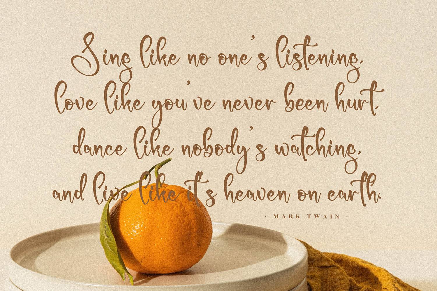 Shirlley Gilberta Font sample