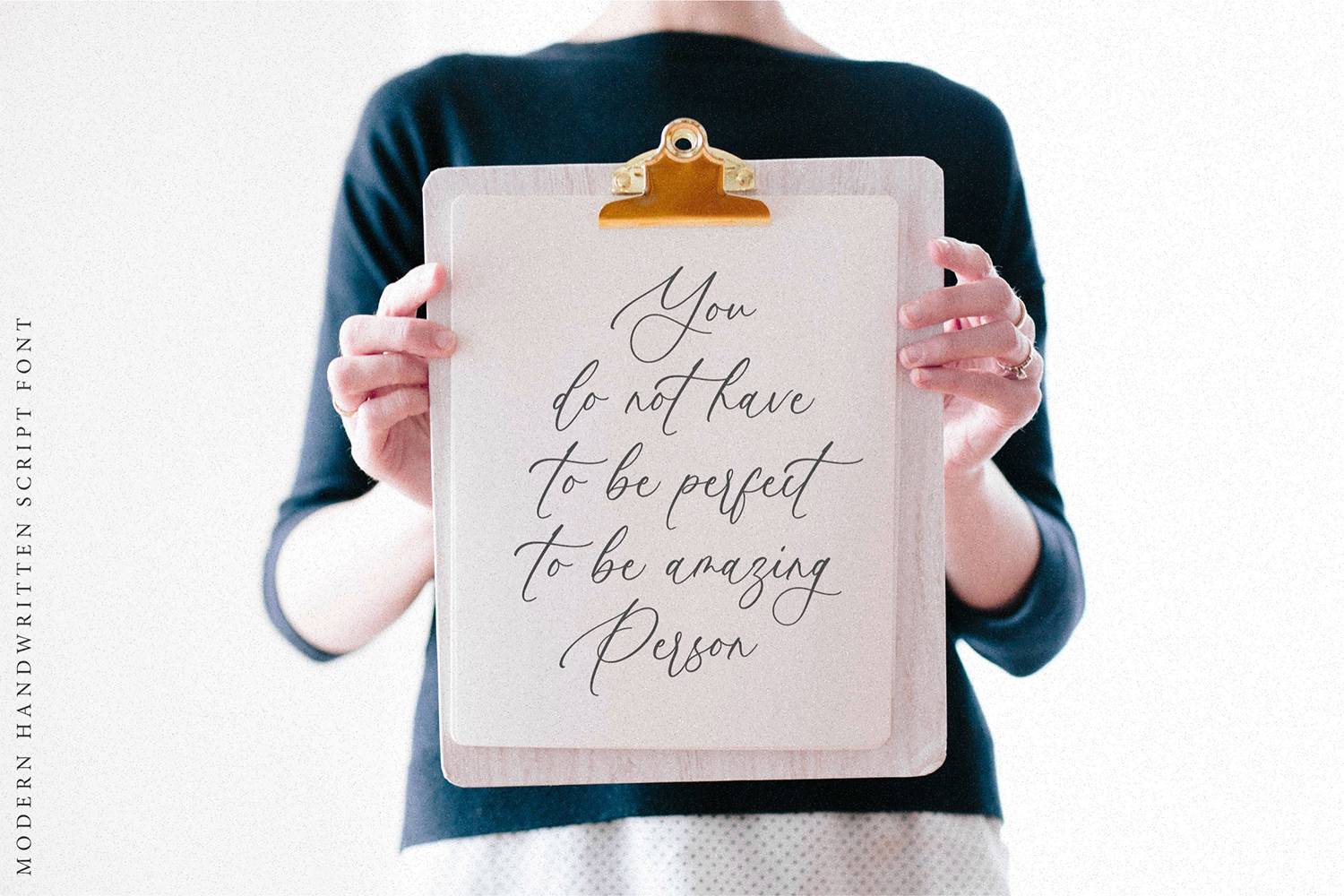 Silver Pearl Font sample
