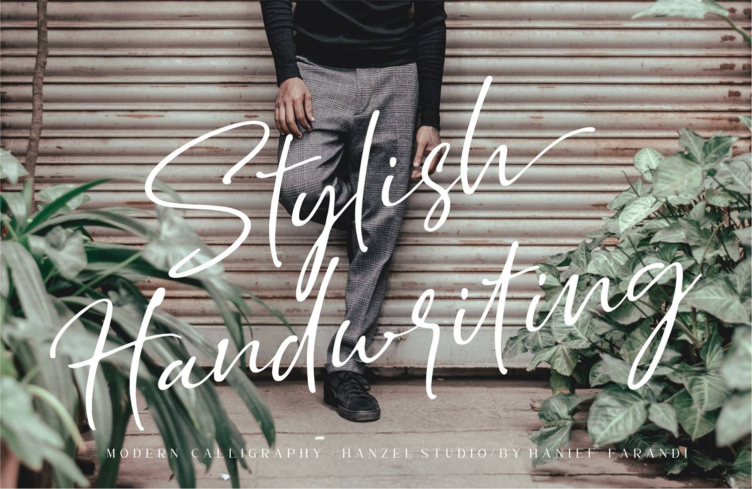 Southnis Script Font sample