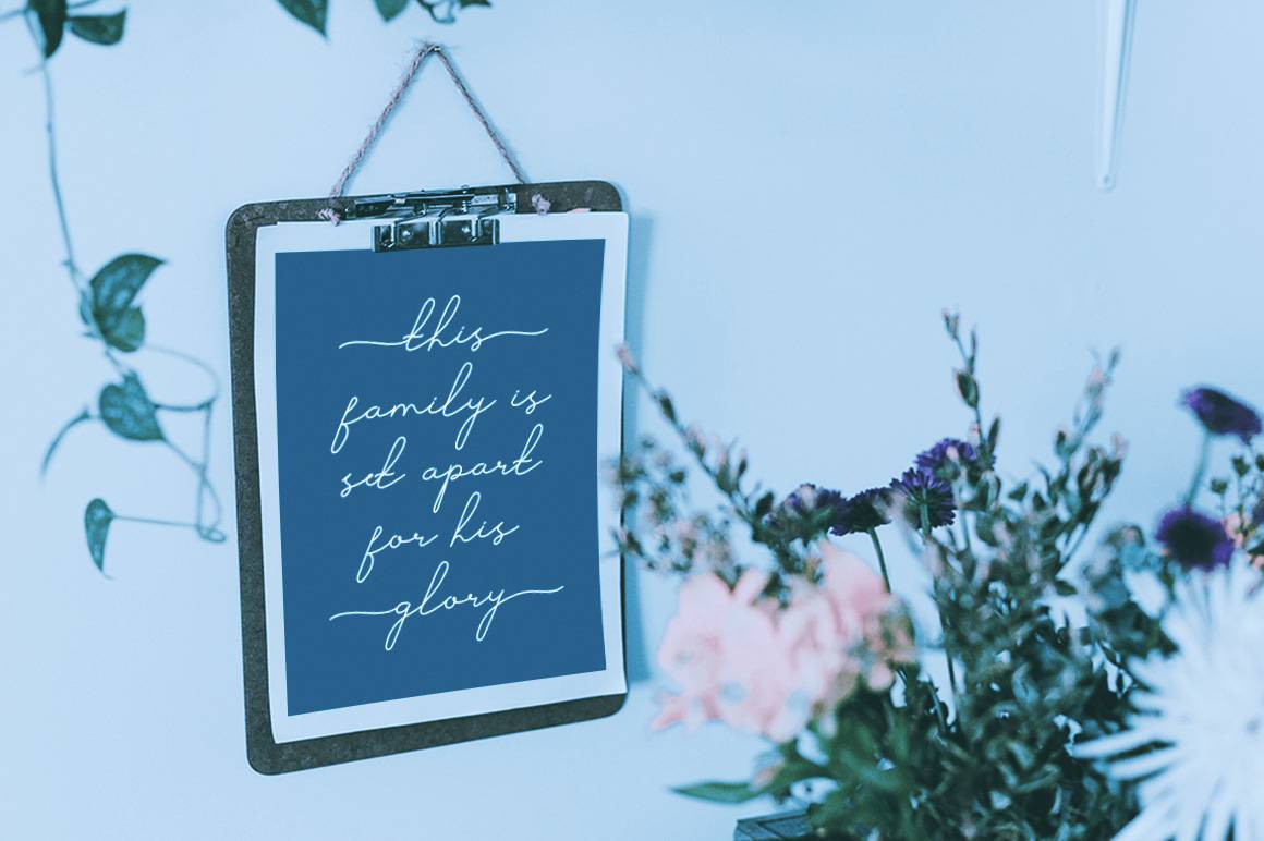 Sunday Girl Script Font sample