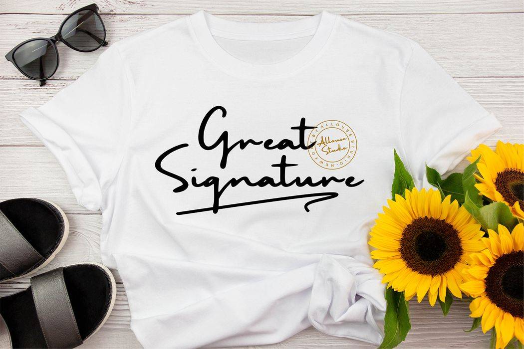Trilogi Materialism Font sample