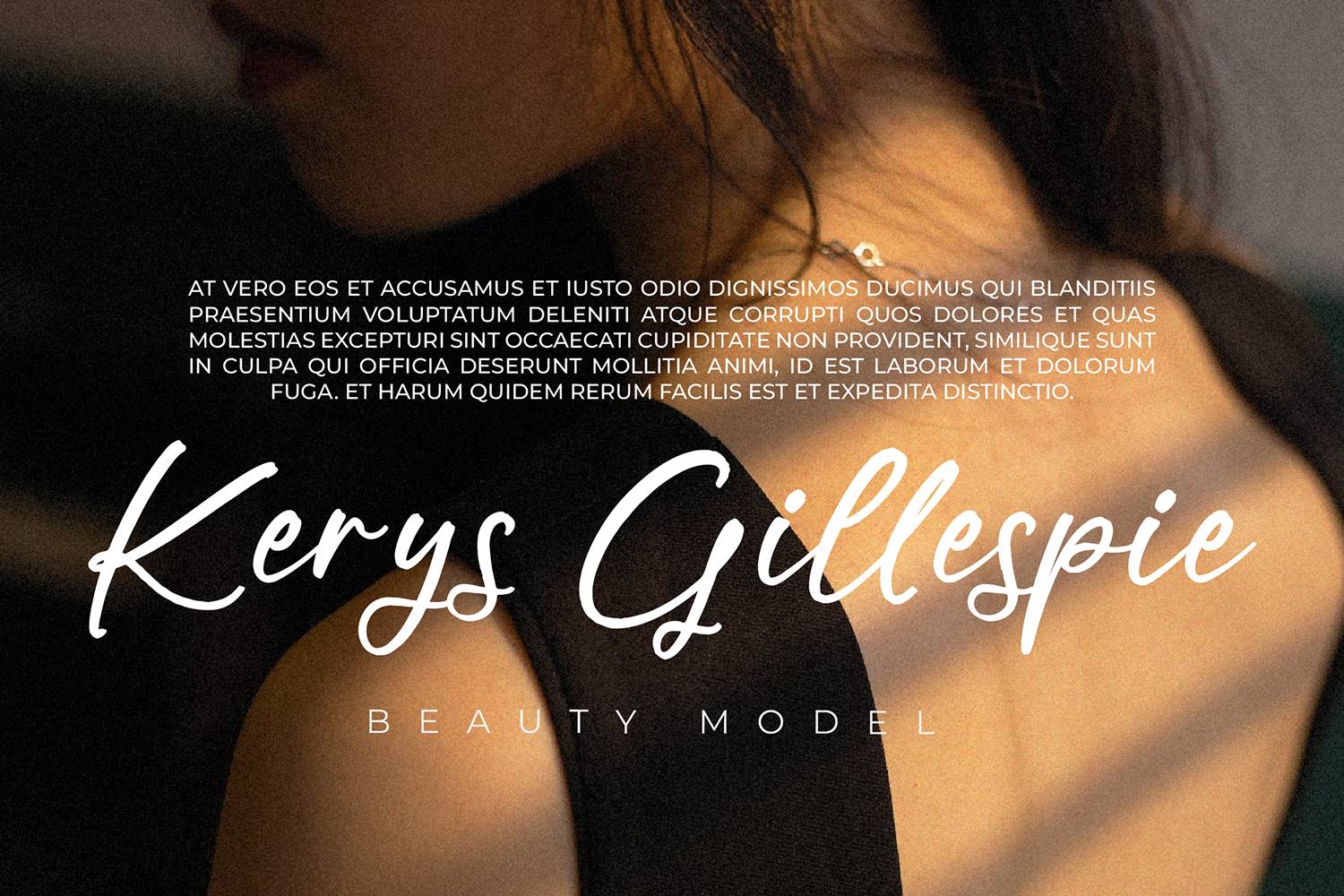 Usmout Font sample