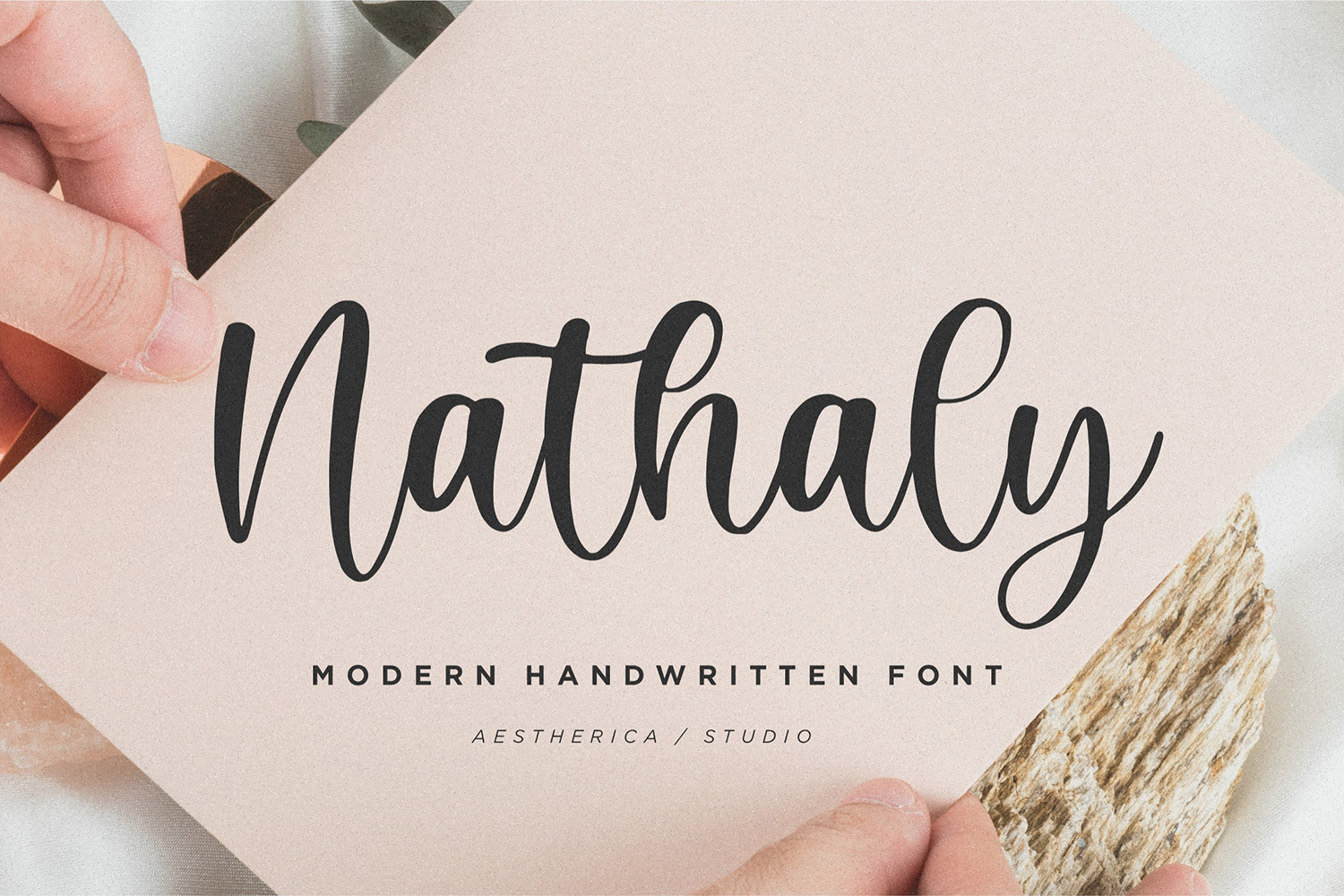 Nathaly Free Font